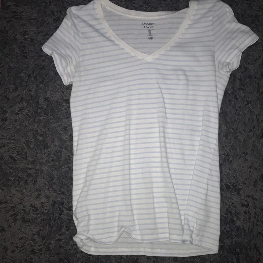 Gap blue and white stripped t shirt